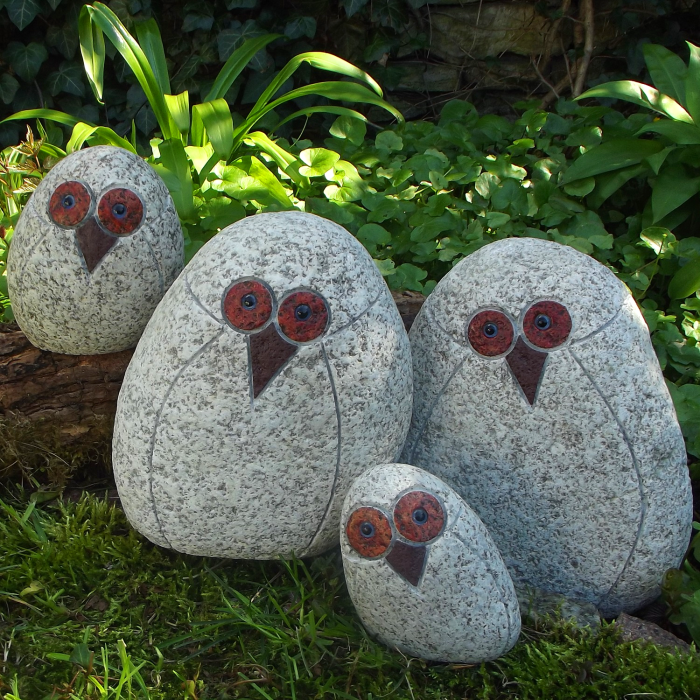 Sowy z kamienia zestaw 4 sztuki pochyłe granitowe
